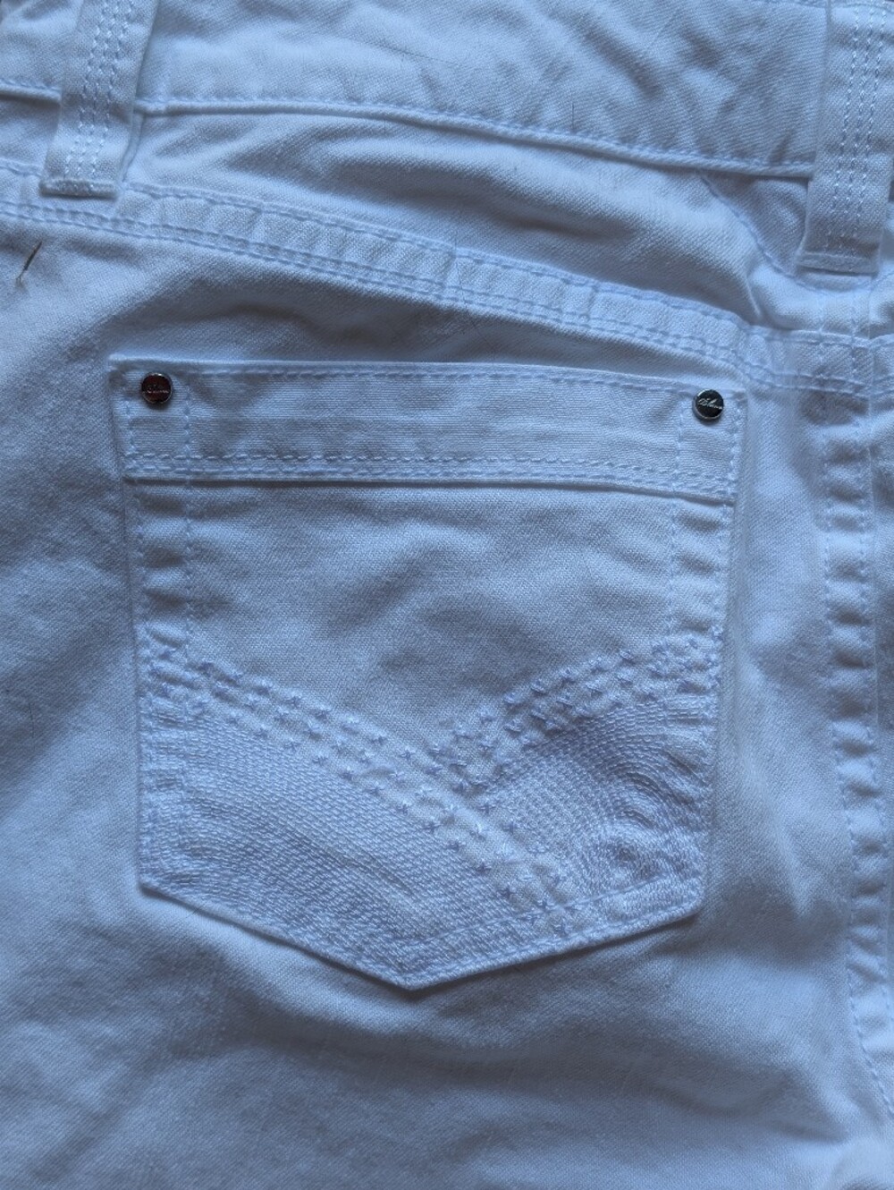 White House Black Market Blanco Brand White Cotton Denim Capri Pants - Picture 4 of 6